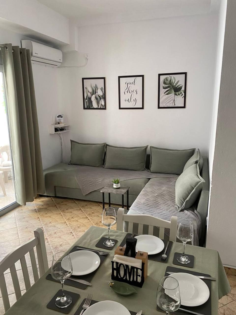Happy Apartment Sarandë Exteriör bild